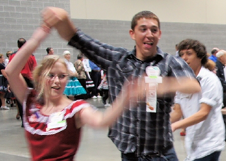TeenagedSquareDancers
